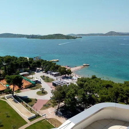 Mladen Apartman Za Obitelj * Vodice
