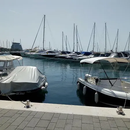 Apartament Mladen Apartman Za Obitelj *