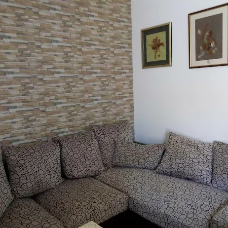 Mladen Apartman Za Obitelj Apartament *