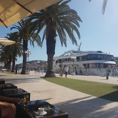 Mladen Apartman Za Obitelj Appartement Vodice